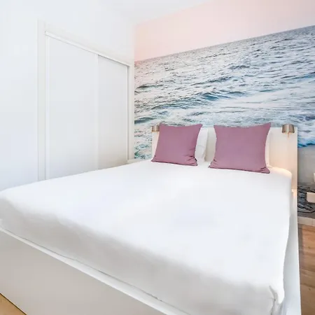 Relaxing House In Alfamar By Lovelystay 펜션 *